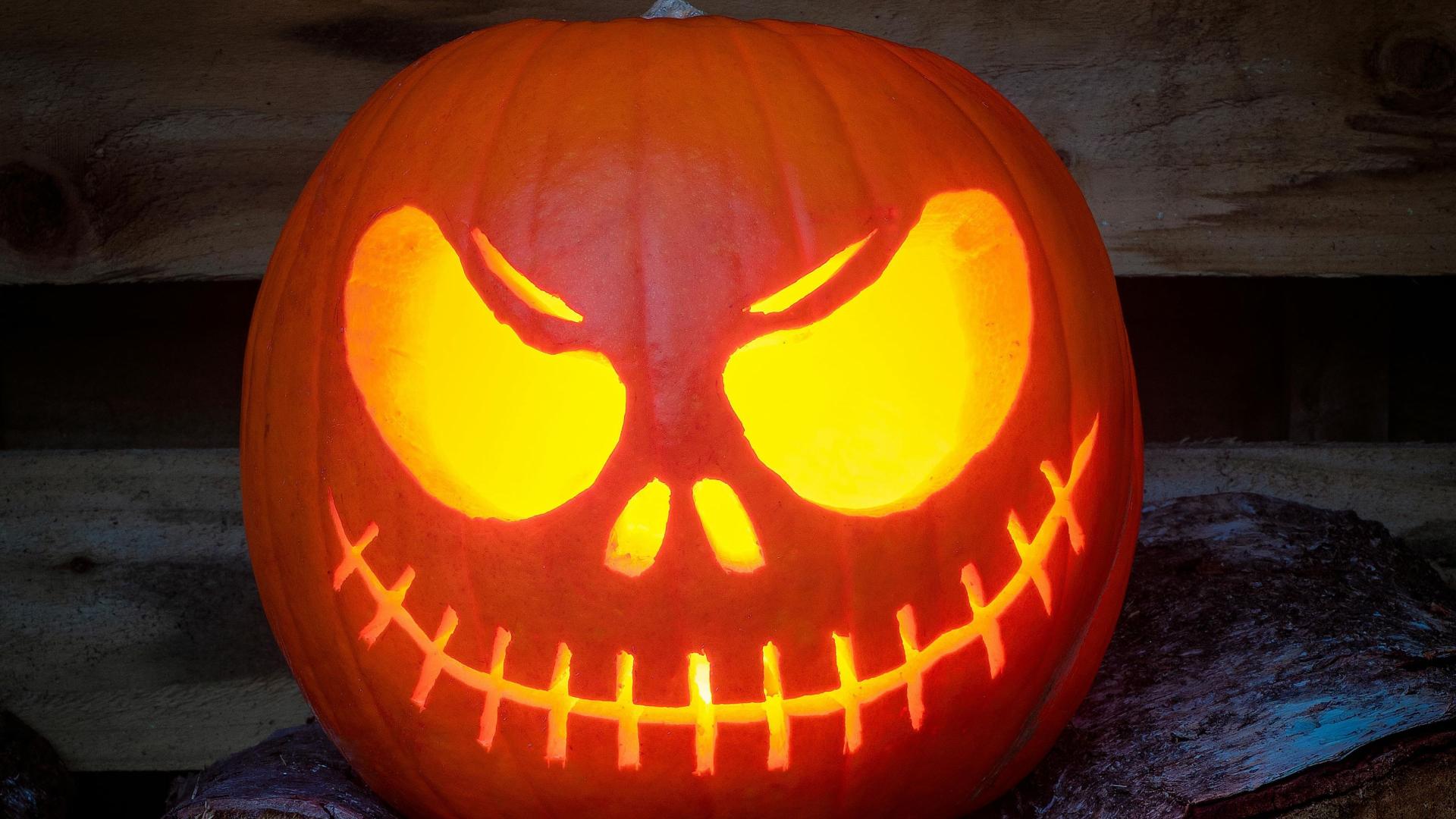 lit up Jack-o-lantern