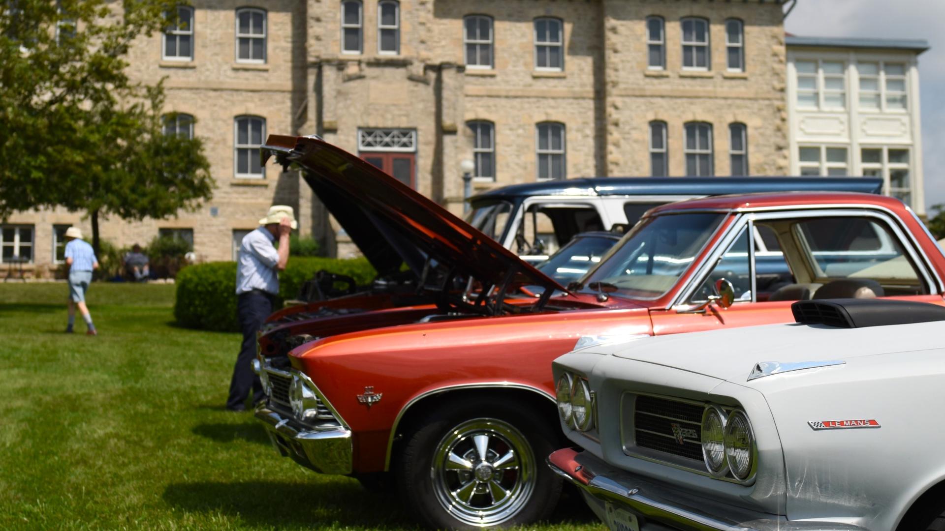Cars on the Museum front lawn.